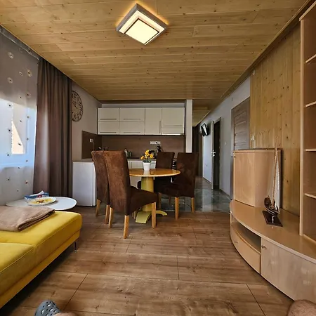 بيت ضيافة Wellness Toliar Tatry 3*